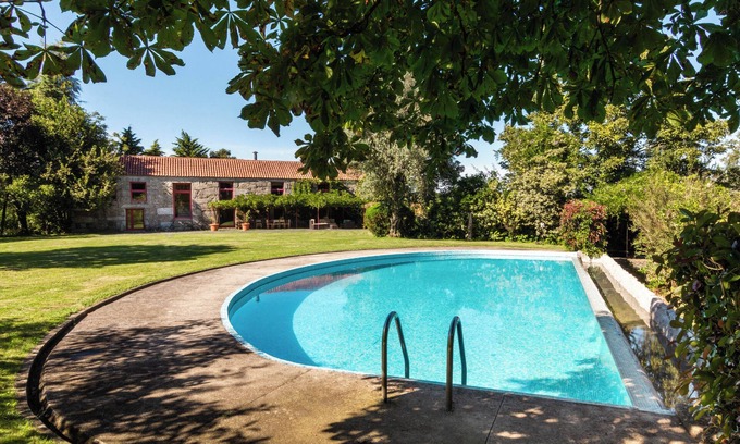 Torno Cottage | 4 bedroom villa with pool