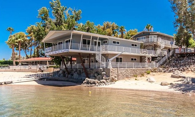 Laughlin House | 4-Bedroom Waterfront Bullhead City Home - Near Laughlin Fun!