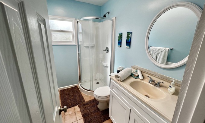 Treasure Cay House | 4 bedroom with dock Black Sound - Sleeps 8