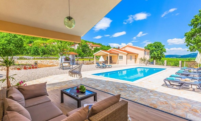 Lovrec Villa | 4 bedrooms, 3 bathrooms, Playground, 4 Mountain bikes, 2.000sqm of well organized private plot with many relaxing corners, only 30km from beaches in Pisak