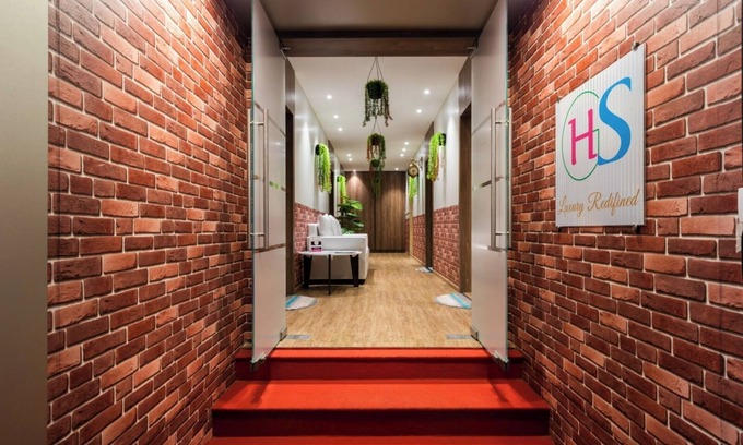 Borivali East Apartment | 4 Bedrooms suite - Close to Borivali Station