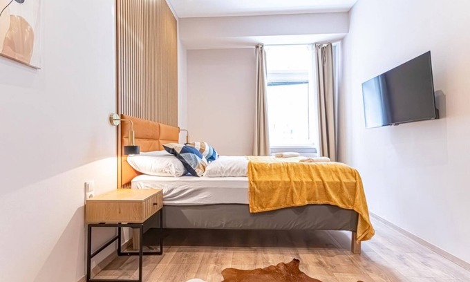 Neulerchenfeld Apartment | 4-BR Apt, Ideal for Groups, 6-Min to Stadthalle