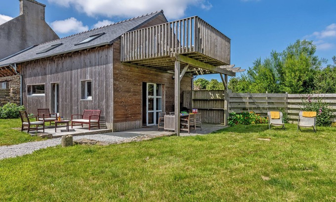 Goulven Cottage | 4 * cottage near the sea in the quiet countryside. Comfort. Free bikes.