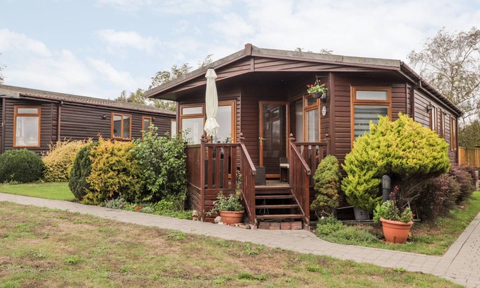 Faversham Cottage | 4 COUNTRY VIEW PARK, character holiday cottage in Seasalter