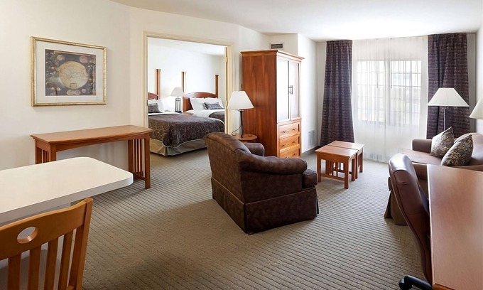 Vance Jackson Apartment | 4 Family-friendly Suites w/Full Kitchens! Pets are Welcome! With Outdoor Pool!