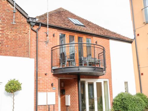 Salisbury House | 4 Holt Court