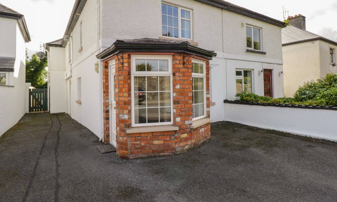 Westport House | 4 MCNEELA TERRACE, pet friendly in Westport, County Mayo