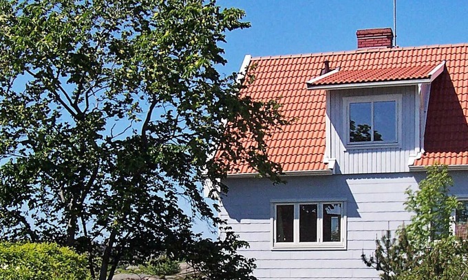 Kungshamn House | 4 person holiday home in HOVENäSET