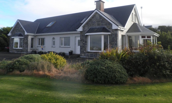 Burren Cottage | 4* Quality home with spectacular views of Galway Bay and Burren hills