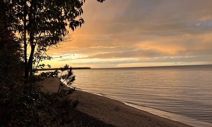 Rumely House | 4 Seasons Superior Beach House