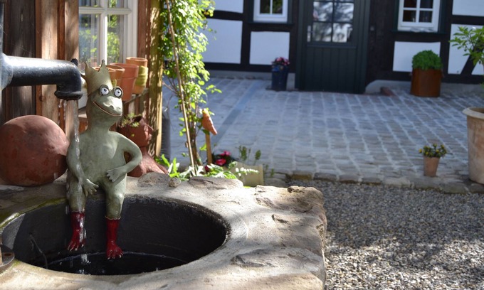 Zingsheim House | 4-star half-timbered house with a beautiful courtyard