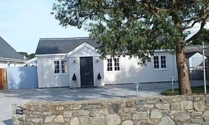 Morfa Bychan Cottage | 4 Star, Three Bed Luxury Holiday Cottage With Hot Tub And Woodburning Stove