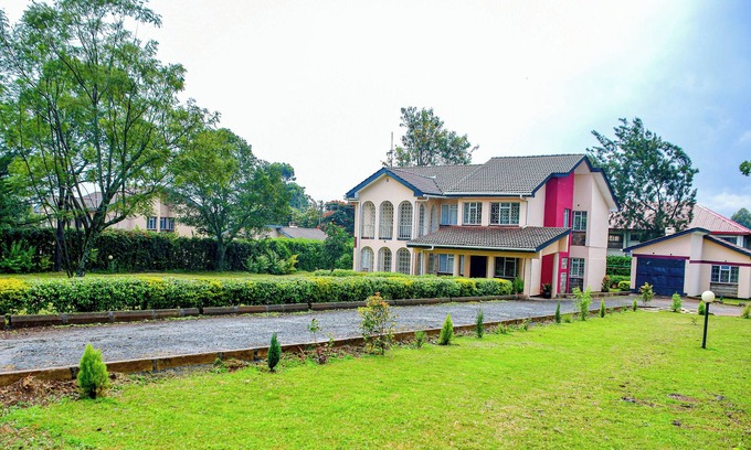 Eldoret Bed & Breakfast | 4 walk to Rupa's Mall, Harleys Suites offer you serene and exclusive stay in Eld
