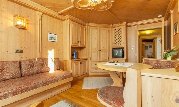 Reit im Winkl Apartment | (4) Zwei-Raum-Ferienwohnung "Hubertus-Klause" 35qm