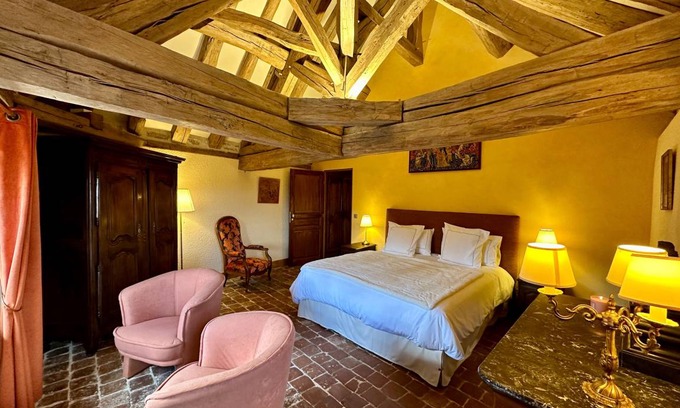 Chateauneuf Bed & Breakfast | 40 m² Bed and breakfast ∙ 1 bedroom ∙ 3 guests