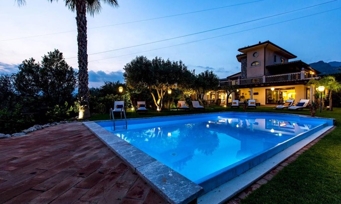 Giardini Naxos Villa | 400 m² Villa ∙ 6 bedrooms ∙ 12 guests