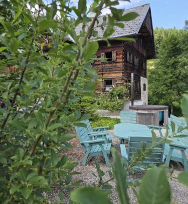 Bad Goisern House | 400 year old wooden house