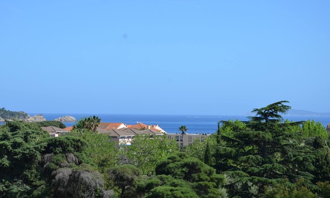 Cavaliere Apartment | 400m SEA VIEW-BEAUTIFUL STUDIO -3 *-SAFETY TERRACE - Wi-Fi -CLIM-PRIVATE PARKING