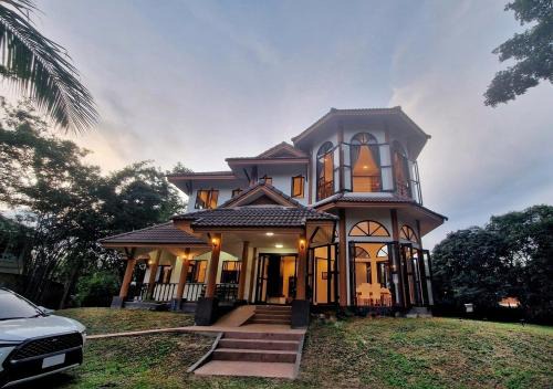 Mae Jo Villa | 400m2 villa - 2,880m2 Land - QLED TV - Veranda
