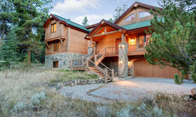Keystone Other | 402 m² Luxury rental ∙ 5 bedrooms ∙ 14 guests