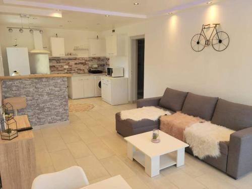 Saint-Hilaire-du-Rosier Apartment | 43 m² Apartment ∙ 1 bedroom ∙ 4 guests