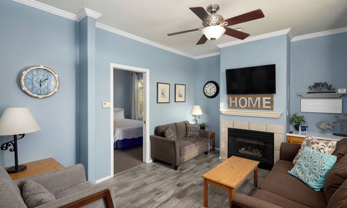 Oceano Condo | 444 Pier Ave. #302: 1 BR, 1 BA in Oceano, Sleeps 4