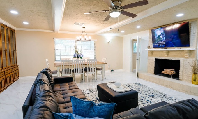 FM 1960 House | 4Bdrm 2Bath 6Beds ❤ North Houston! Great House!
