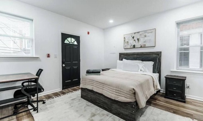 West Philadelphia House | 4BR/4BA Getaway – Near CHOP/combine