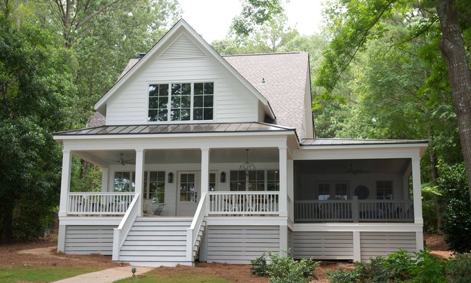 Misty River House | 4BR/4BA Lakefront Home - Gorgeous Views & Great Location!
