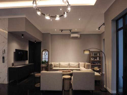 Binh Thanh Villa | 4br 4ba Villa w Outdoor BBQ Pickleball Party