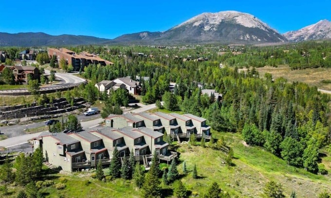 Wildernest House | 4BR Gem w/Great Views & Trail Access
