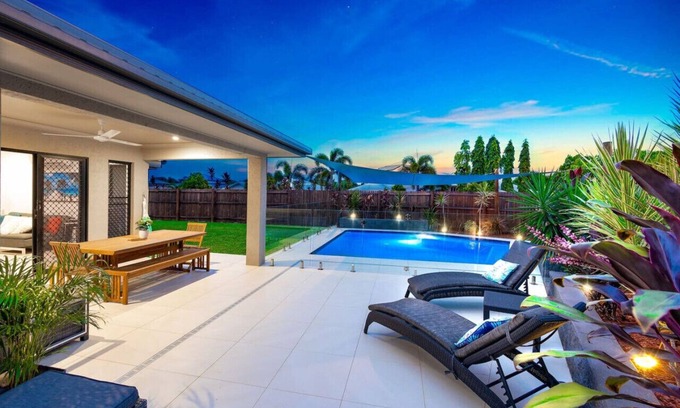 Smithfield House | 4BR Smithfield Serenity; Pool, Pool Table & Dog Friendly