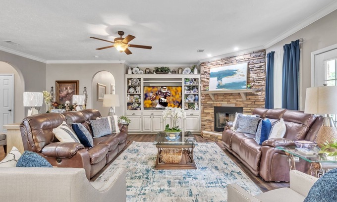 Mayhew House | 4BR Starkville Getaway | Sauna & Hot Tub