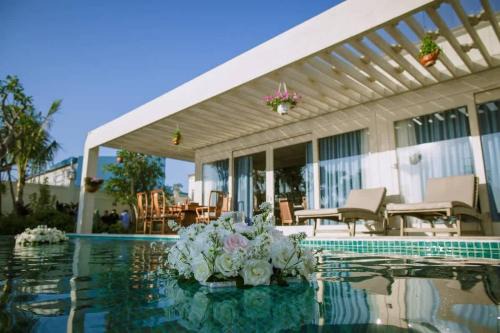 Thuan An Villa | 4br Villa River Deck, Pool, Bbq & Garden