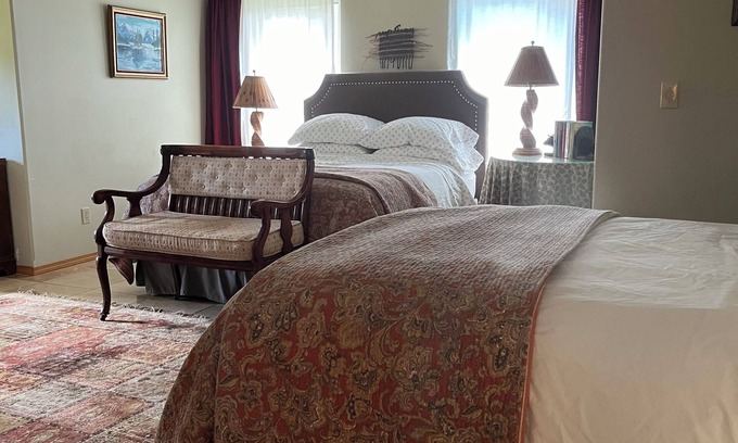 Arlee House | 5 Bdrm Country Home on 22 acres 30 minutes north of Missoula