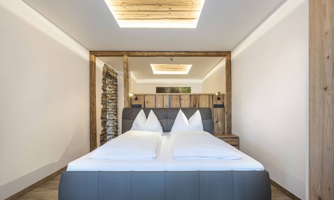 Alpendorf Apartment | 5 Bed Apartment Superior Panorama