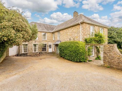 West Compton House | 5 Bed in Litton Cheney 78462