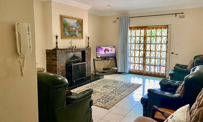 Harare Apartment | 5 bed villa in the heart of Vainona - 2282