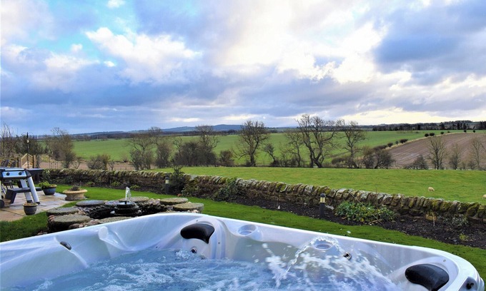 Berwick-upon-Tweed Cottage | 5 bedroom accommodation in Ancroft, near Berwick-upon-Tweed