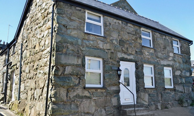 Trawsfynydd Cottage | 5 bedroom accommodation in Trawsfynydd, near Blaenau Ffestiniog