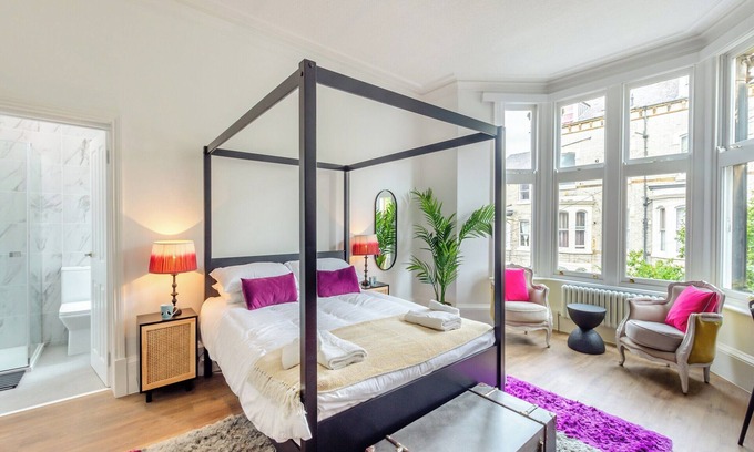 Scarborough Cottage | 5 bedroom accommodation in Scarborough