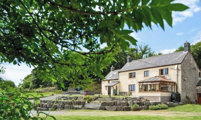 Stapleton Cottage | 5 bedroom accommodation in Blaenplwyf, near Aberystwyth