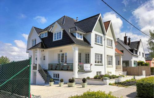 Westende House | 5 Bedroom Beautiful Home In Westende