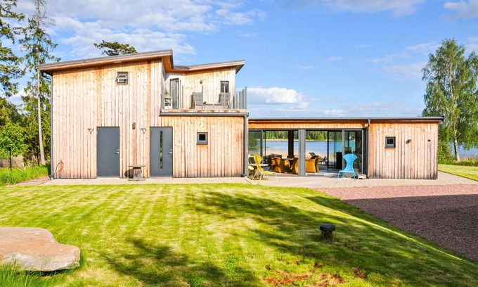 Karlstad Municipality House | 5 bedroom beautiful home in Karlstad