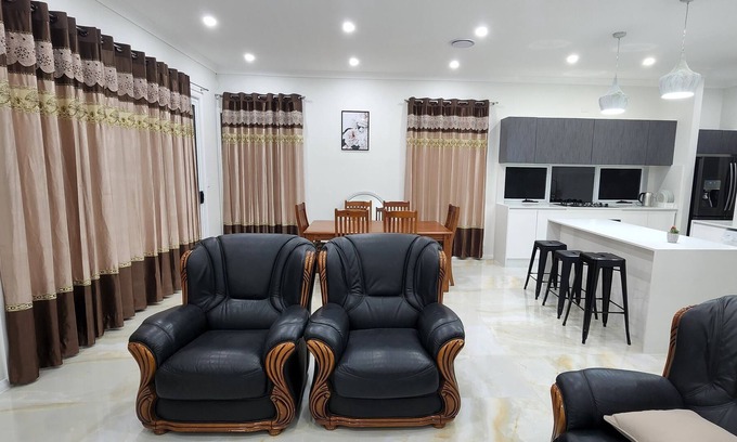 Glen Alpine House | 5 Bedroom Brand New House in Macarthur Height Campbelltown