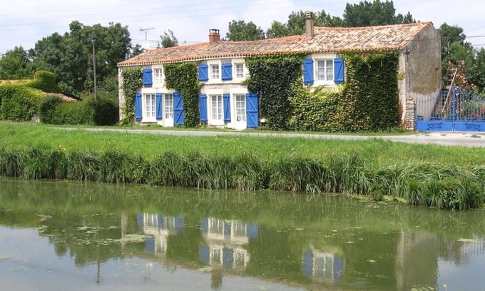 Oulmes Other | 5 Bedroom Farmhouse sleeps 12/14, central heating, open fireplace