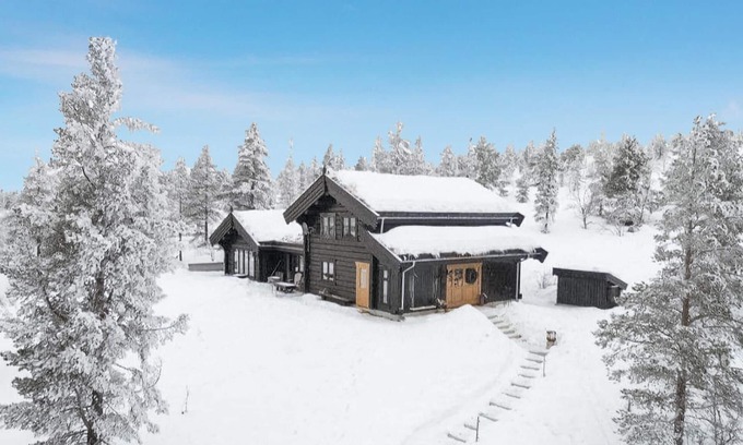 Tynset House | 5 bedroom gorgeous home in Tynset