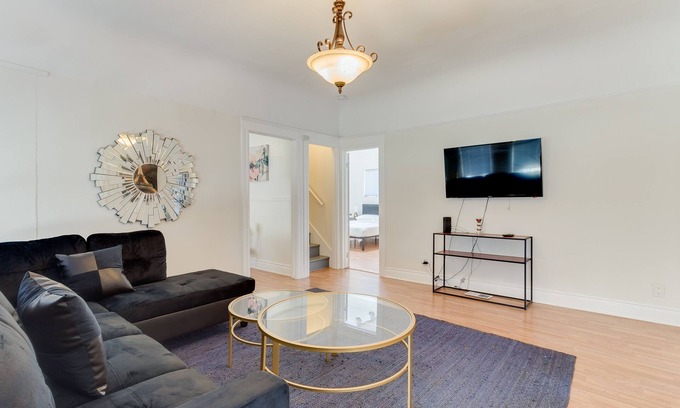 Pico-Union House | 5 Bedroom Koreatown Charmer near Downtown Los Angeles