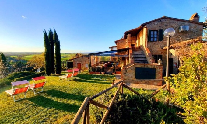 Panicale House | 5 Bedroom Private vacation home in Umbria