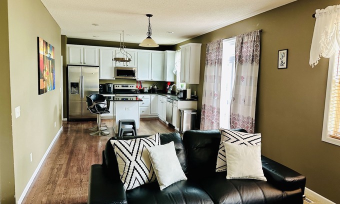 Shakopee House | 5 Bedroom Private Villa with Peloton Bike
